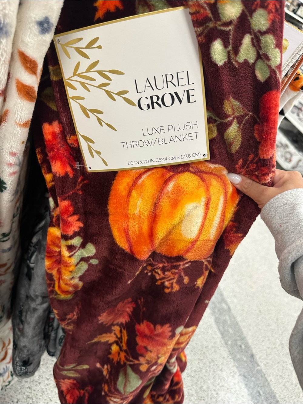 Luxe Plush Pumpkin Throw Blanket - Burgundy